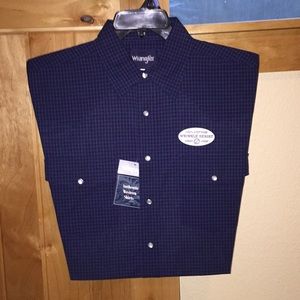 Men’s Wrangler Long Sleeve Button Down Shirt